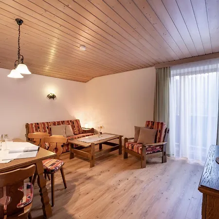 Bauernhof Hanslingerhof Farmház *